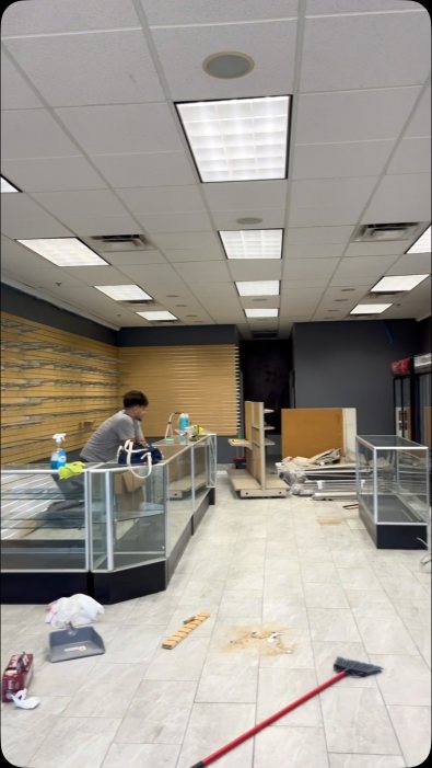 Selecto store during build-out