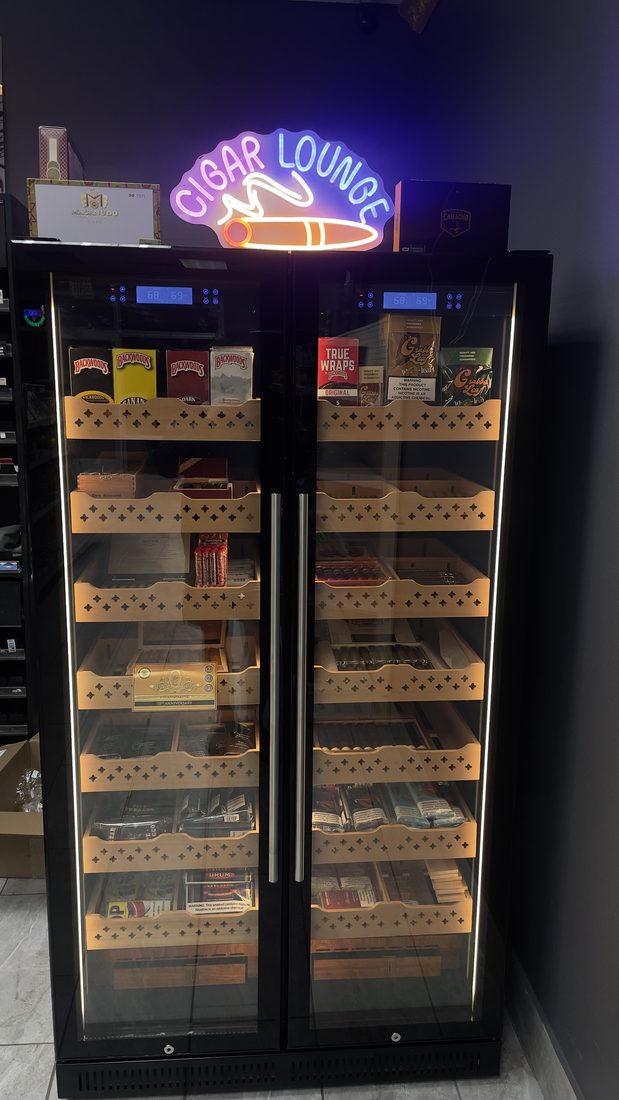 The Selecto Co. cigar lounge humidor